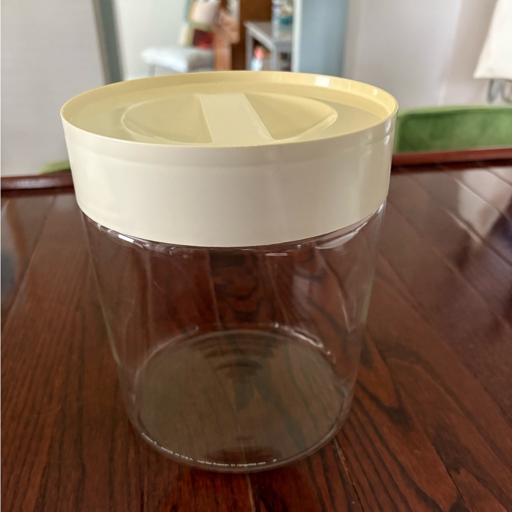 Airtight Clear Food Storage Canister with Cream Lid